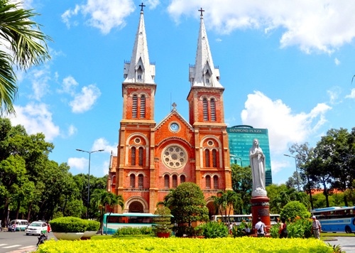 Nhà thờ Đức Bà Sài Gòn bắt đầu được trùng tu - VnExpress
