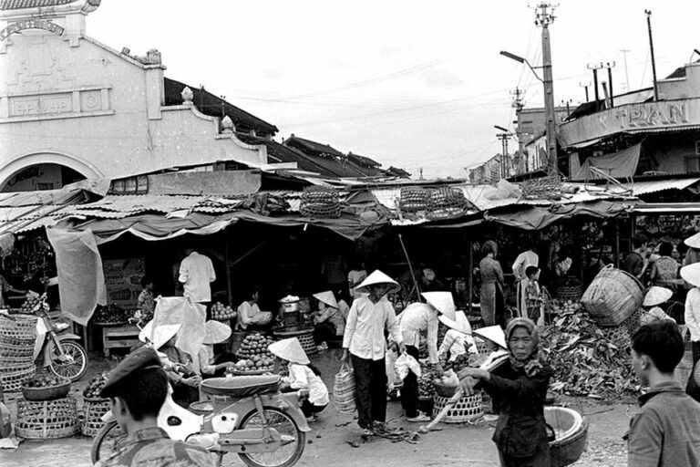 Xôn xao chợ búa Sài Gòn - Nam Kỳ Lục Tỉnh